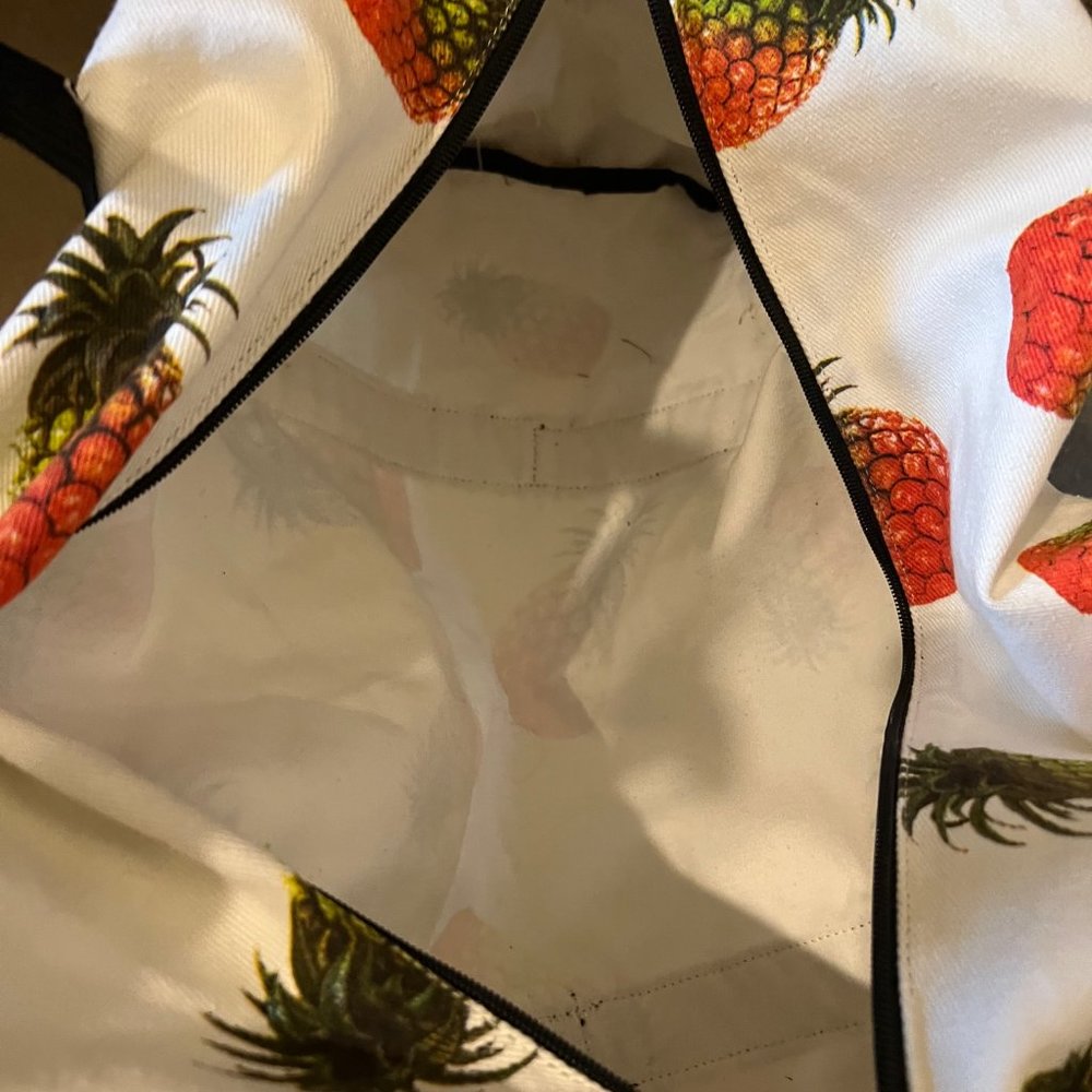 Lemar Duffle Pineapple canvas bag, - Picture 5 of 5